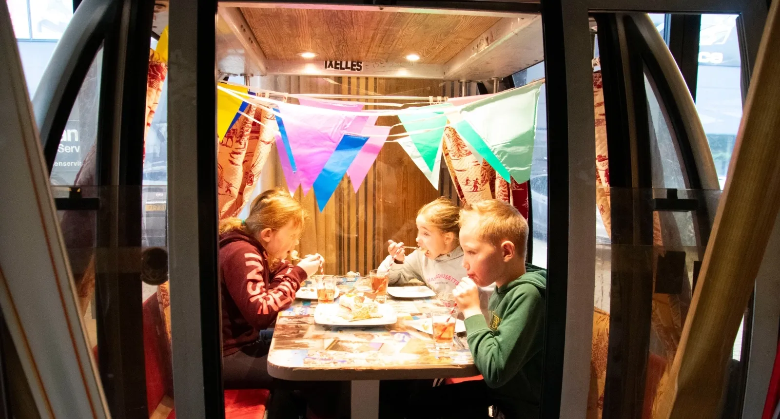Kinderfeestje eten in skiliftje
